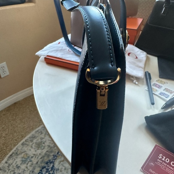 LV BLUE Epi Capucines - Picture 15 of 15